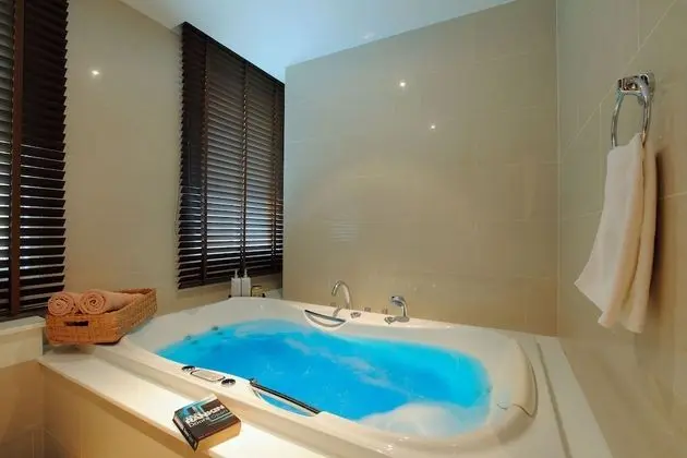 3 Bedroom Apartment with Sea View and Plunge Pool