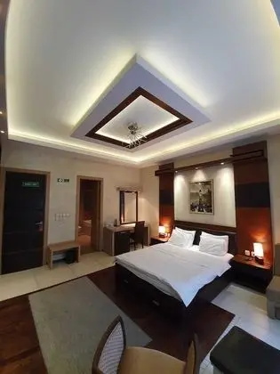 Deluxe Tek Büyük Yataklı Oda (Spa Bath)