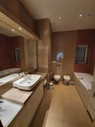 Deluxe Tek Büyük Yataklı Oda (Spa Bath)