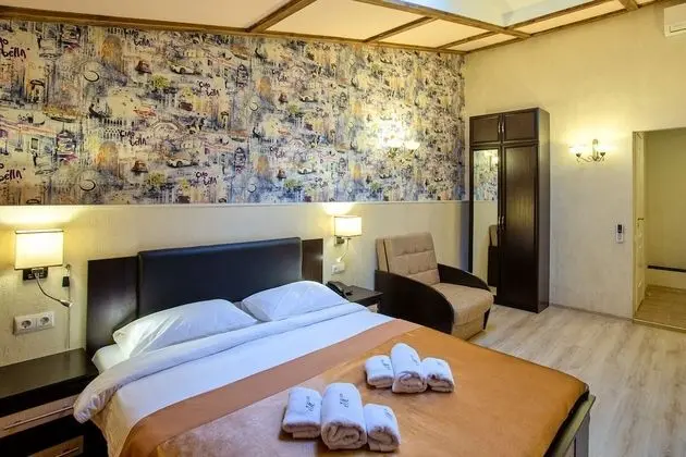 Comfort Tek Büyük veya İki Ayrı Yataklı Oda