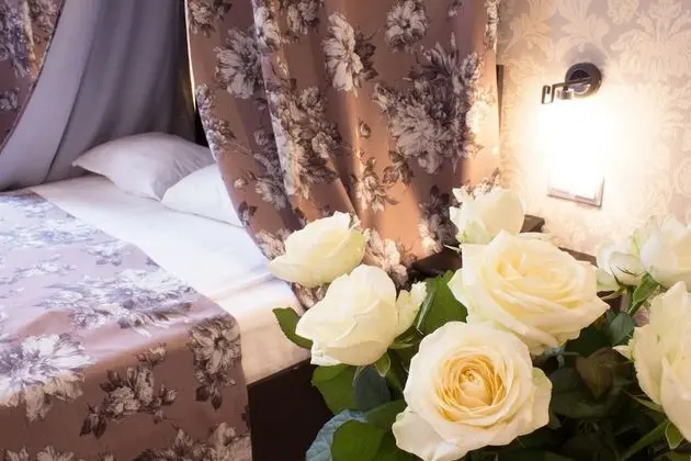 Luxury Oda