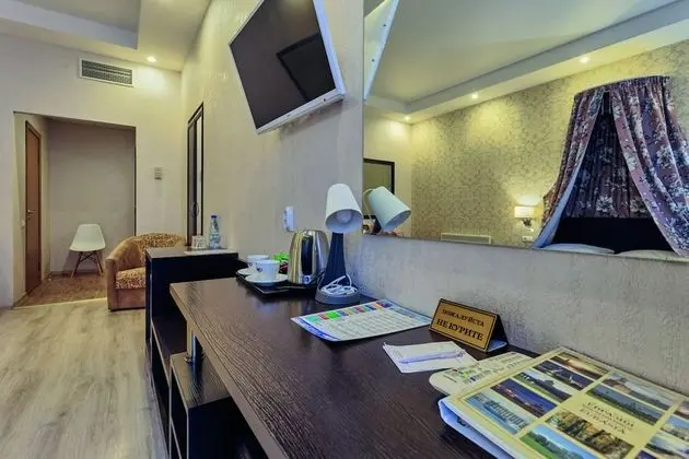 Luxury Oda