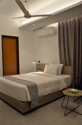 Deluxe Queen Room