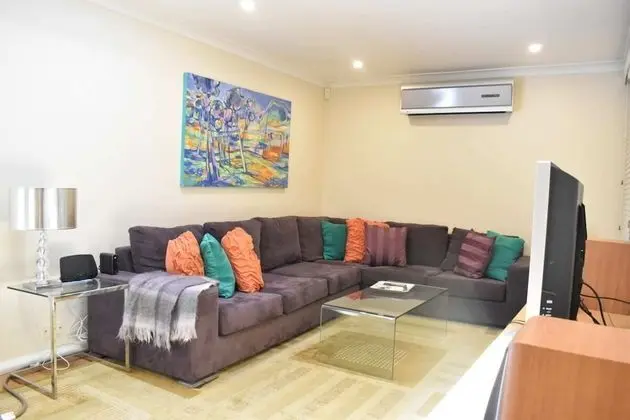 Ev (2 Bedrooms)