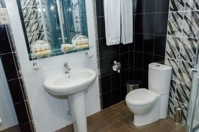 Economy Tek Büyük veya İki Ayrı Yataklı Oda