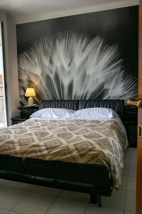 Deluxe Tek Büyük Yataklı Oda, 1 Yatak Odası, Balkon, Kısmi Deniz Manzaralı