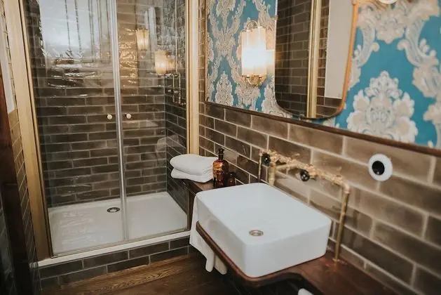 Tek Büyük Yataklı Oda (Kanzleramt)