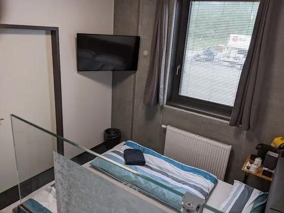 Business Tek Büyük Yataklı Oda
