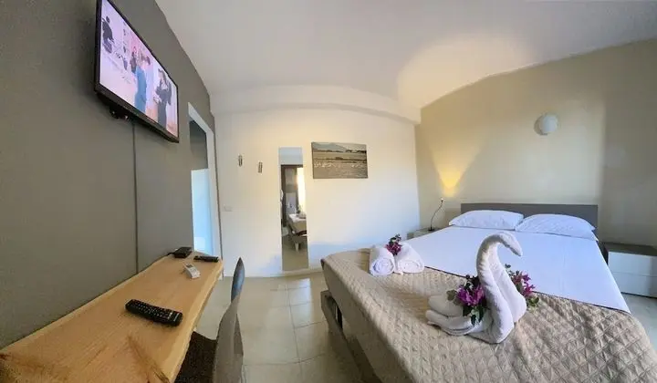 Standard Tek Büyük Yataklı Oda