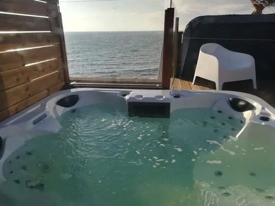 Superior Tek Büyük Yataklı Oda, Deniz Manzaralı, Denize Sıfır