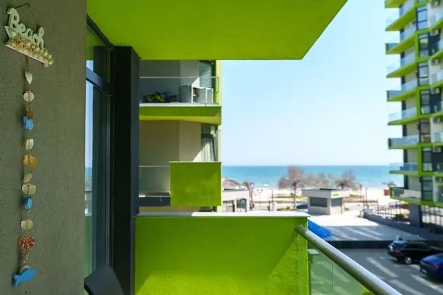 SENATOR 3 ALEZZI BEACH