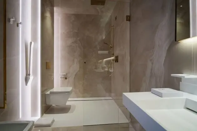 Standard Tek Büyük veya İki Ayrı Yataklı Oda, Balkon, Kısmi Deniz Manzaralı