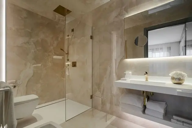 Standard Tek Büyük veya İki Ayrı Yataklı Oda, Balkon, Kısmi Deniz Manzaralı