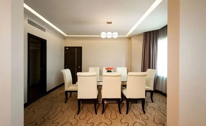 Executive Süit (with Club Lounge Access)