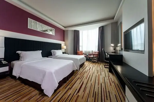 Promenade Deluxe with Club Lounge Access