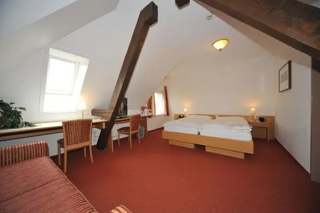 Comfort Tek Büyük Yataklı Oda