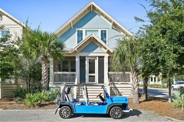 House, 3 Bedrooms (Blue Whale Bungalow)