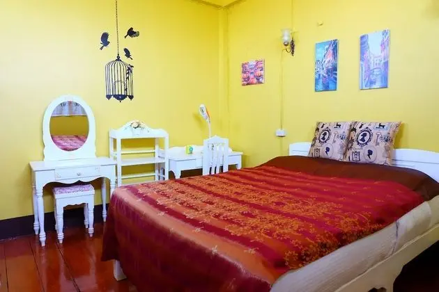 Standard Room with Shared Bathroom
