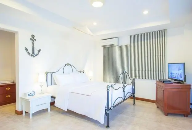 Five Bedrooms Villa