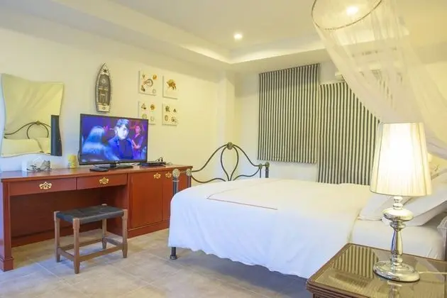 Five Bedrooms Villa