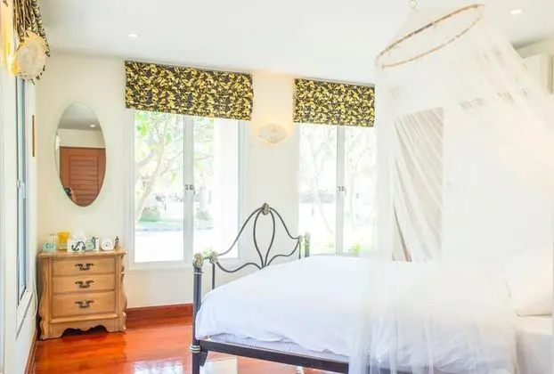Five Bedrooms Villa