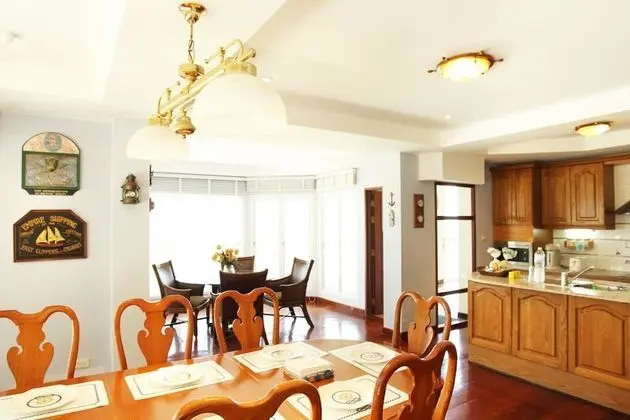 Five Bedrooms Villa