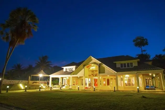 Five Bedrooms Villa