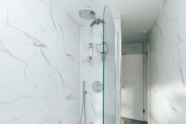 Ev