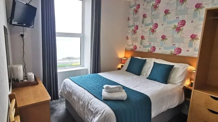 Classic Tek Büyük Yataklı Oda, Banyolu/Duşlu, Deniz Manzaralı (Room 9-3rd Floor)