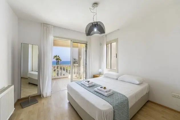 Villa, 5 Yatak Odası, Kişiye Özel Havuzlu, Denize Sıfır