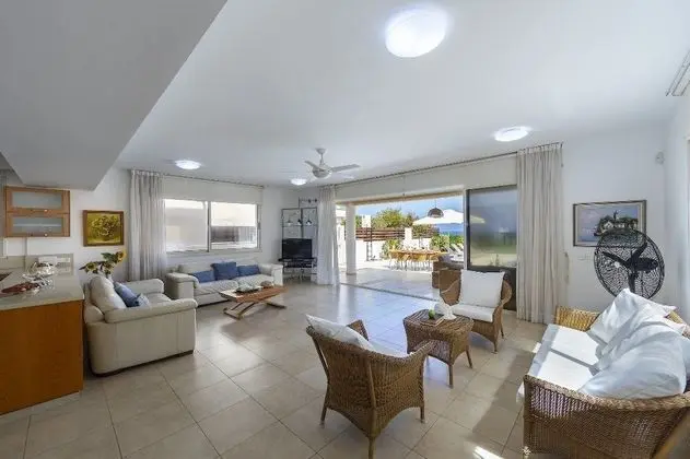 Villa, 5 Yatak Odası, Kişiye Özel Havuzlu, Denize Sıfır
