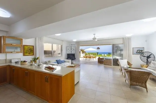 Villa, 5 Yatak Odası, Kişiye Özel Havuzlu, Denize Sıfır
