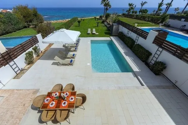 Villa, 5 Yatak Odası, Kişiye Özel Havuzlu, Denize Sıfır