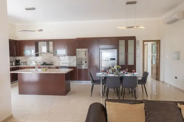 Villa, Birden Çok Yatak Odası, Balkon
