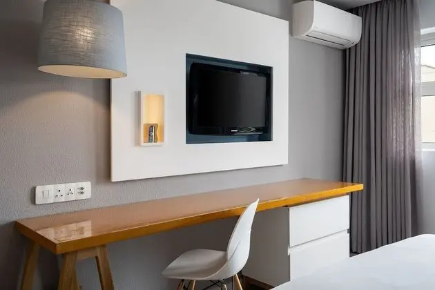 Oda, 1 En Büyük (King) Boy Yatak, Balkon