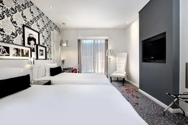 Oda, 2 Tek Kişilik Yatak