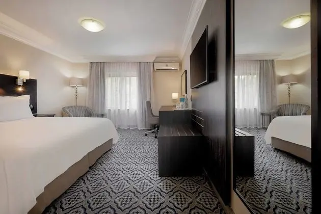 Oda, 1 En Büyük (King) Boy Yatak, Balkon, Bahçe Manzaralı