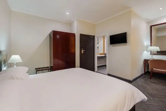 Oda, 1 Çift Kişilik Yatak, Sigara İçilebilir, Şehir Manzaralı