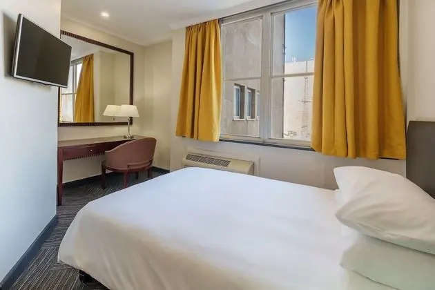 Oda, 1 Çift Kişilik Yatak, Sigara İçilebilir, Şehir Manzaralı