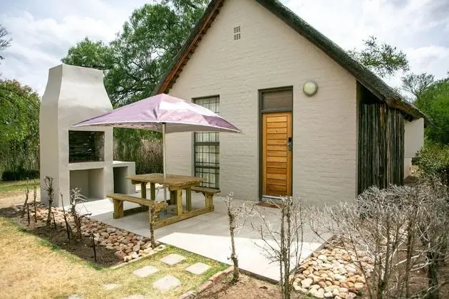 Oda, 1 En Büyük (King) Boy Yatak, Sigara İçilebilir, Bahçe Manzaralı