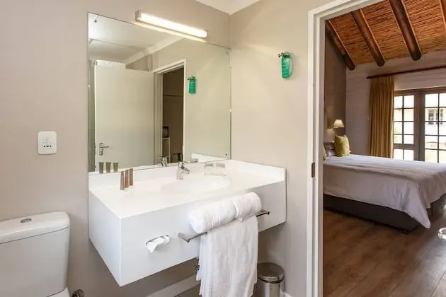 Oda, 1 En Büyük (King) Boy Yatak, Sigara İçilebilir, Bahçe Manzaralı