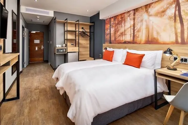 Oda, 2 Tek Kişilik Yatak, Şehir Manzaralı
