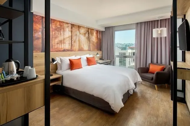 Oda, 2 Tek Kişilik Yatak, Şehir Manzaralı