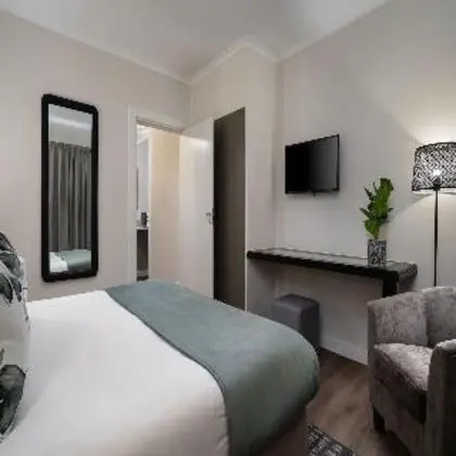 SUITE