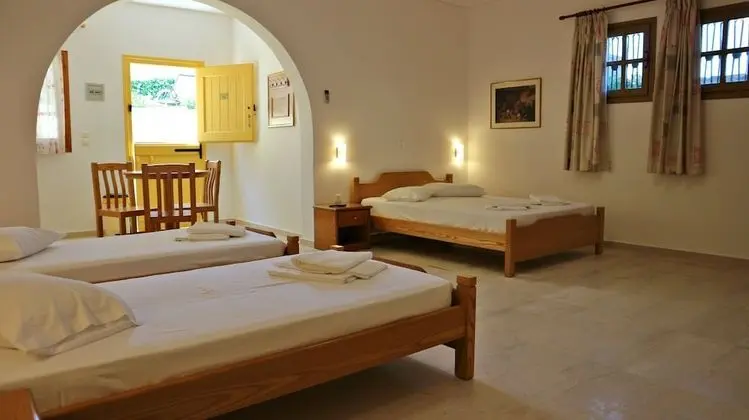 Economy Dört Kişilik Oda (Semi-basement)