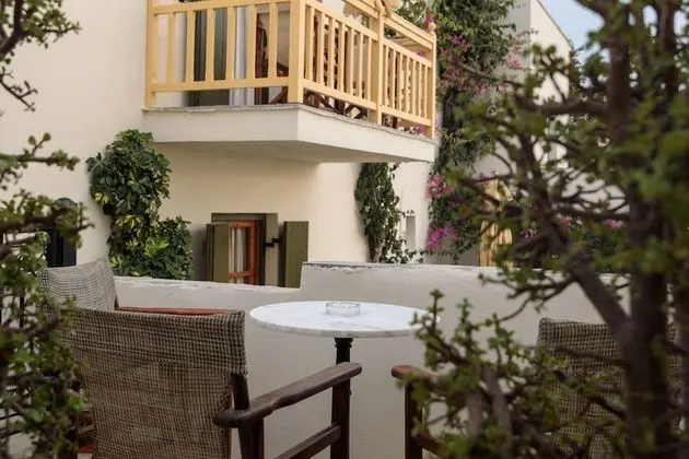 Üç Kişilik Oda, Balkon