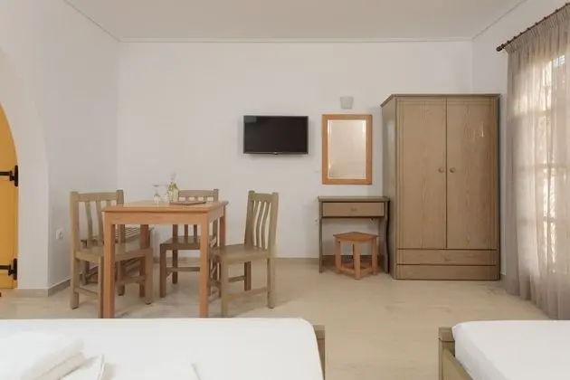 Üç Kişilik Oda, Deniz Manzaralı