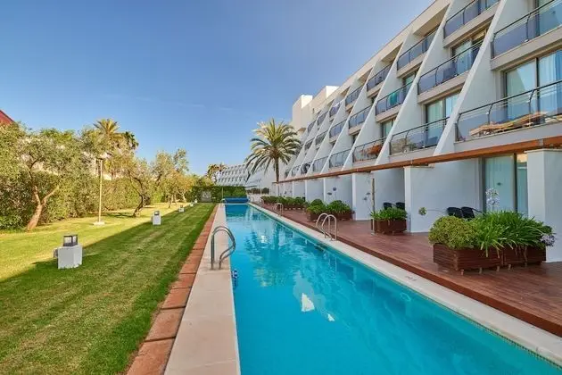 Tek Büyük Yataklı Oda (Swim Up)