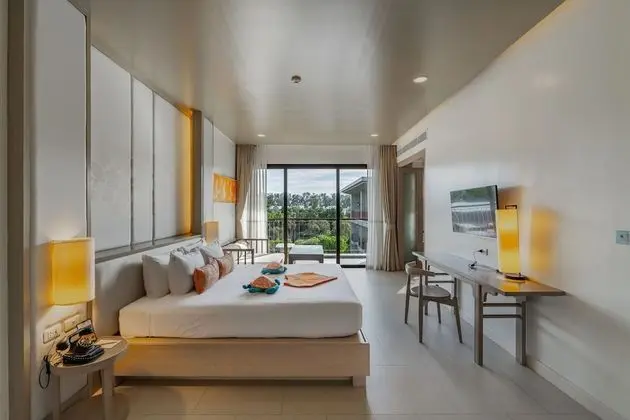 Deluxe Room, Pool View