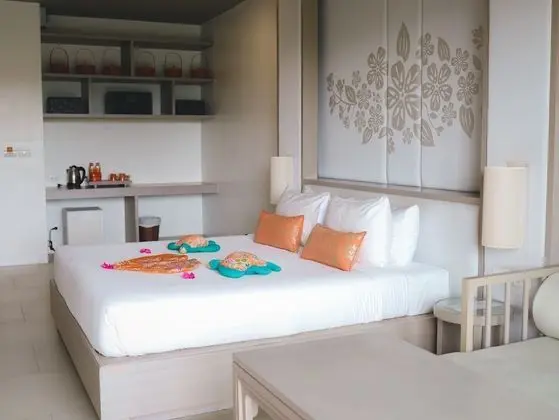 Deluxe Room, Pool View
